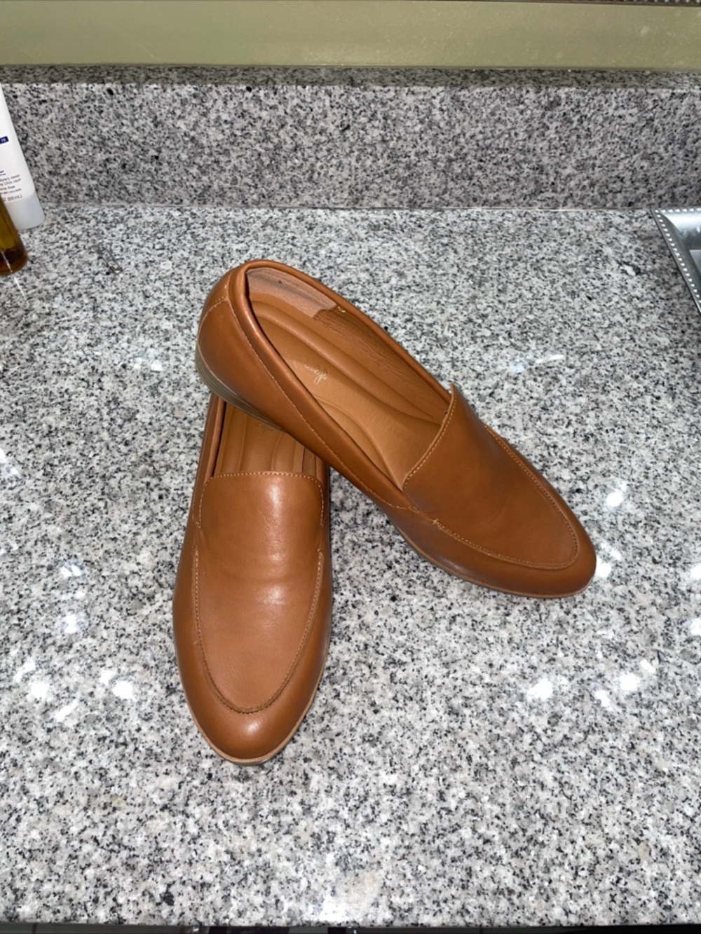 Women’s Jessica Carlyle tan leather loafers size 10. Excellent condition. - Picture 2 of 4
